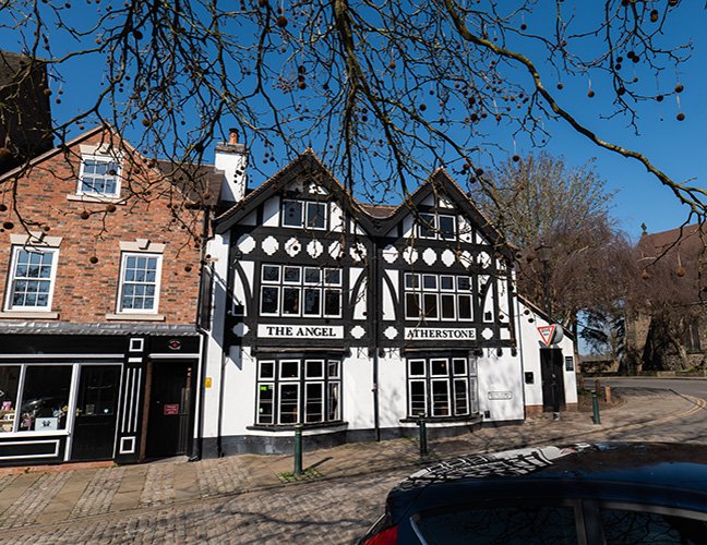 Family-owned Mad Brewer pub serving traditional real ales